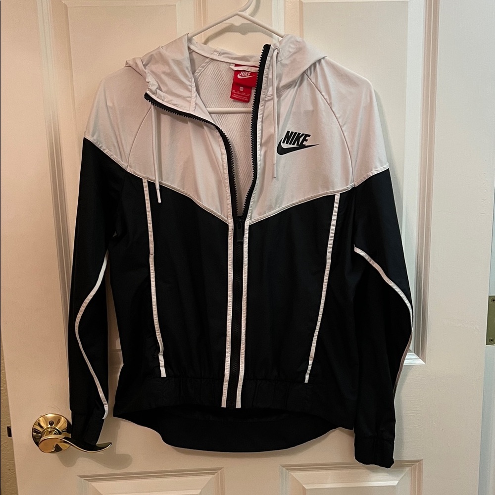 Nike Women's Black and White Windbreaker